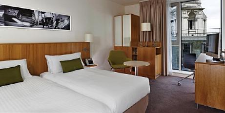 listing-doubletree-by-hilton-hotel-london-tower-of-london-i2owie-quote