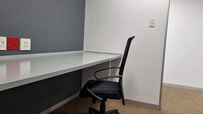 Hot Desk-3