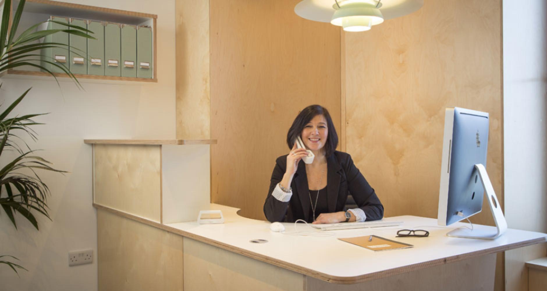 5ffc70b1-1f7b-4da2-803d-900e3eaf0f30_dl-office-reception