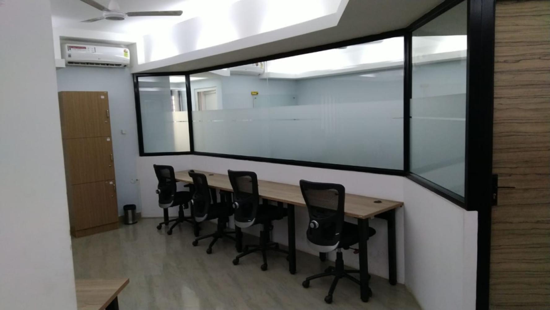 8fece30c-100a-4ae1-b965-43630aacce4e_deddesk3