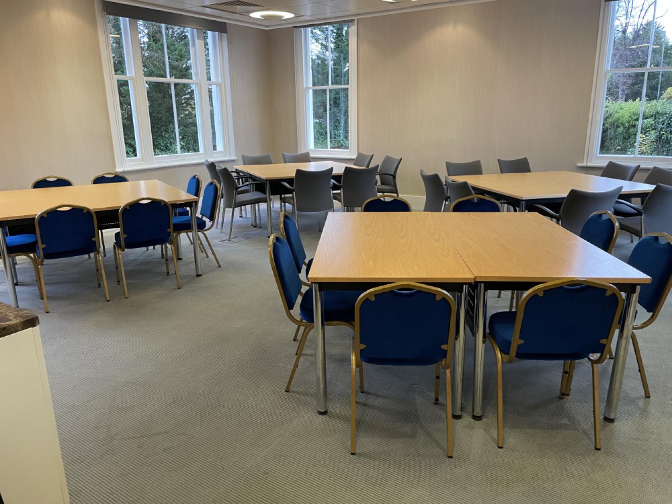 f366e02a-ecf5-4406-a0d2-02f9ac3193c7_30seat4tablelayout