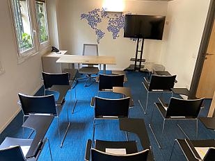 Meeting room 9-14 people-4