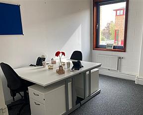 Hot Desk-5