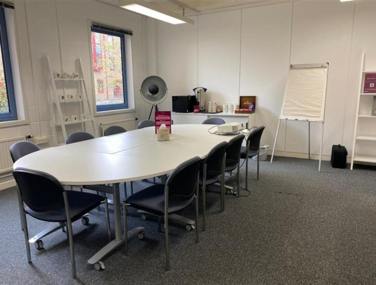 9aacc917-0ca1-4e96-a45d-a30d199aeaef_meetingroom(1)