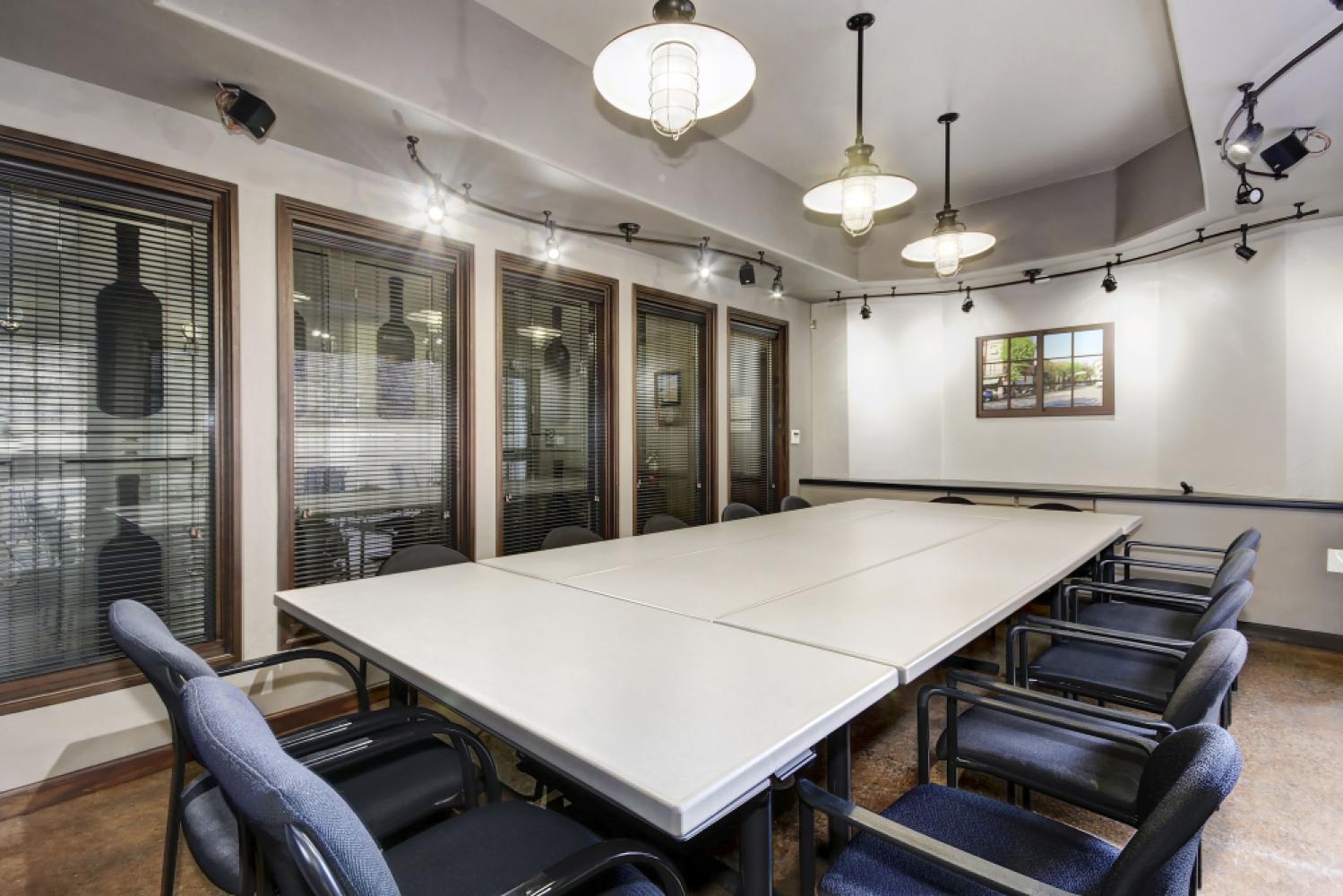 c84d5dbc-2d06-4f29-9d69-9ce5aa89e0ff_standardboardroom1