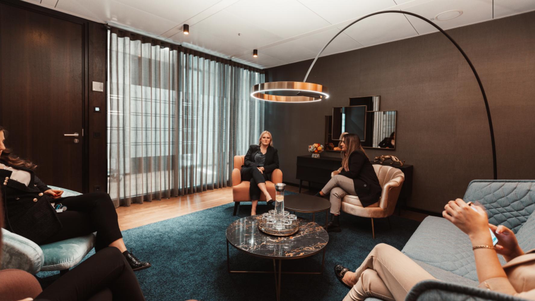 ea3c3891-1e6f-4077-a1aa-6ef53a2b04fa_private_lounge_02-lf