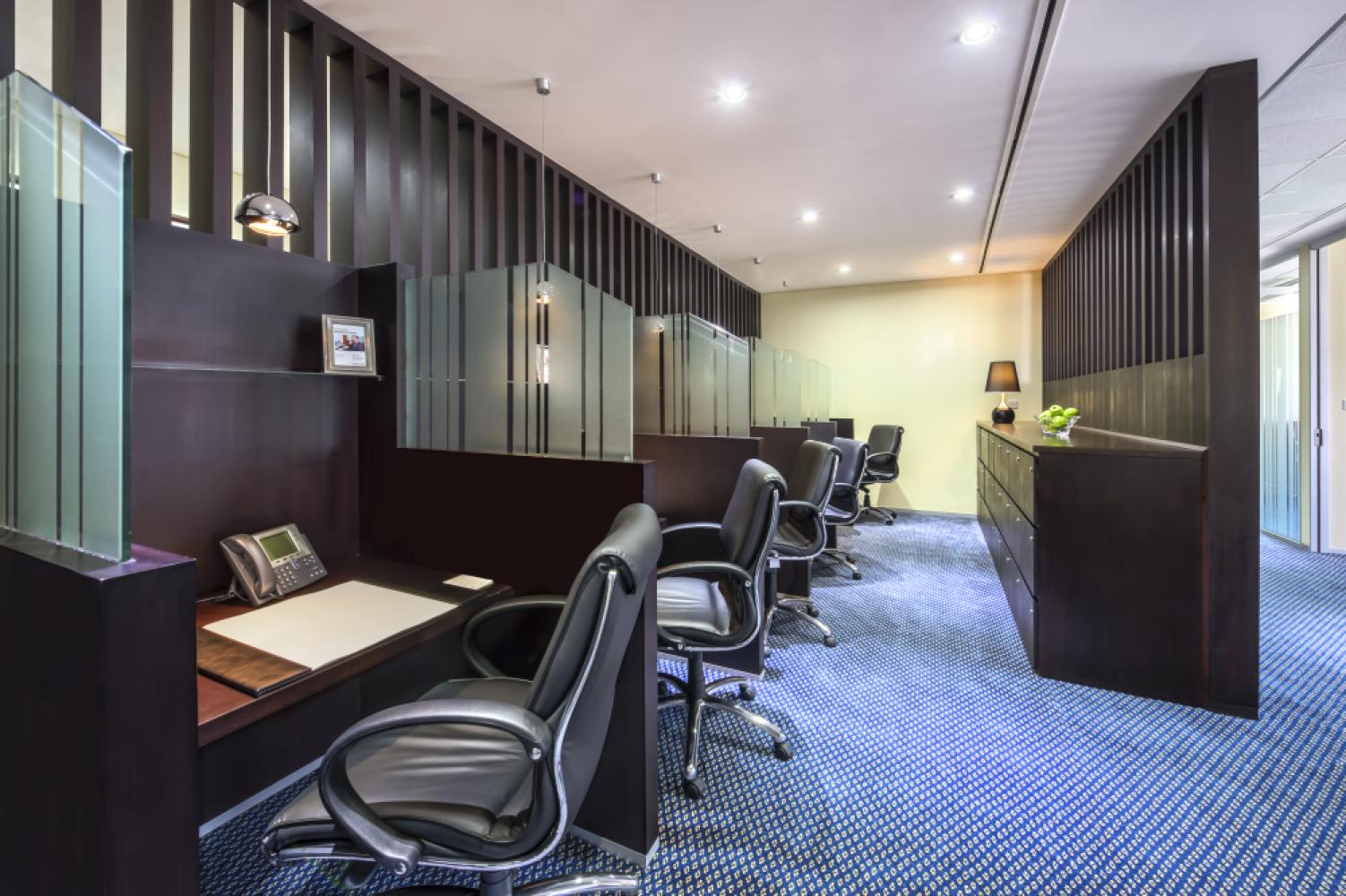 5e8104a6-bc4a-4a23-8a23-cbf526ddf20d_business_lounge_1