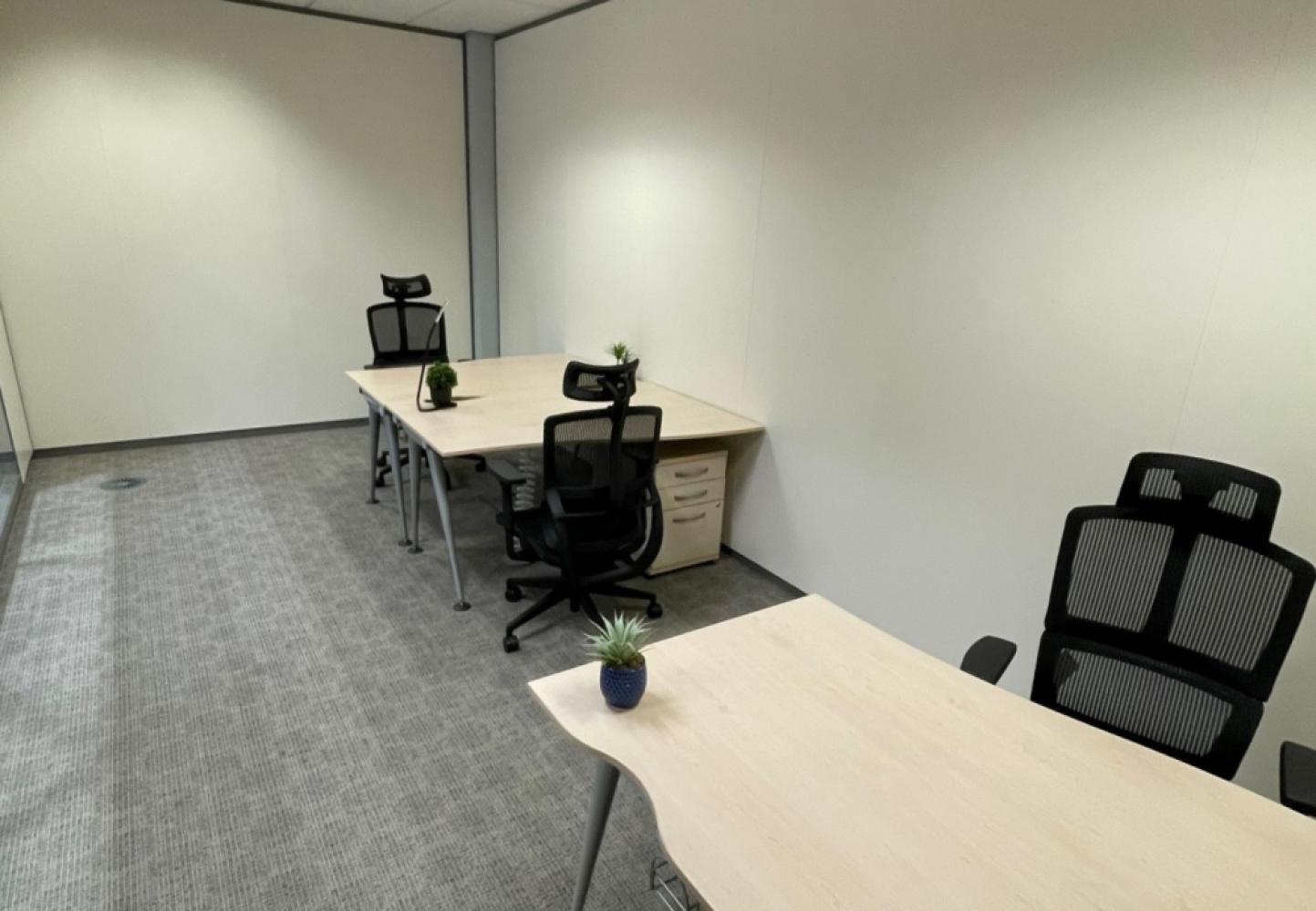 718403ed-cd86-4543-b6d0-bc467a080e4a_office1