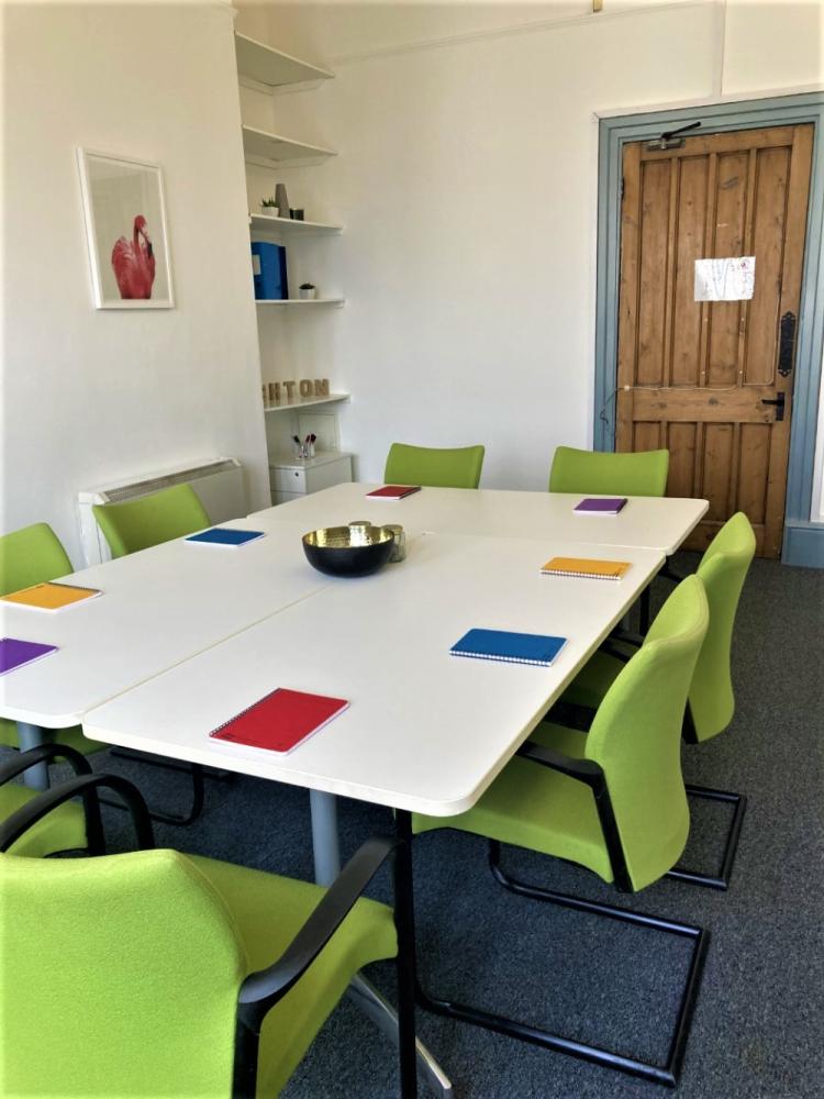 35df327c-bf7a-474b-8bfb-c5442f9f08c2_brightonmeetingroom2
