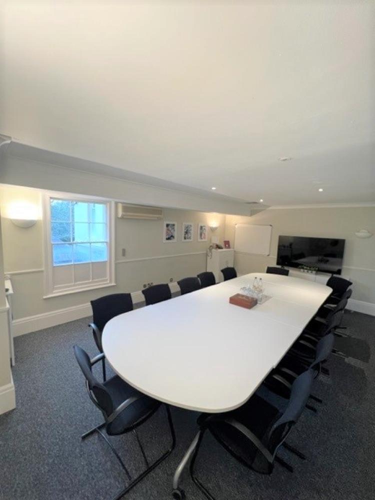 252d02c7-ead4-416d-bacc-fedb14dfa29a_meetingroomred1.(1)
