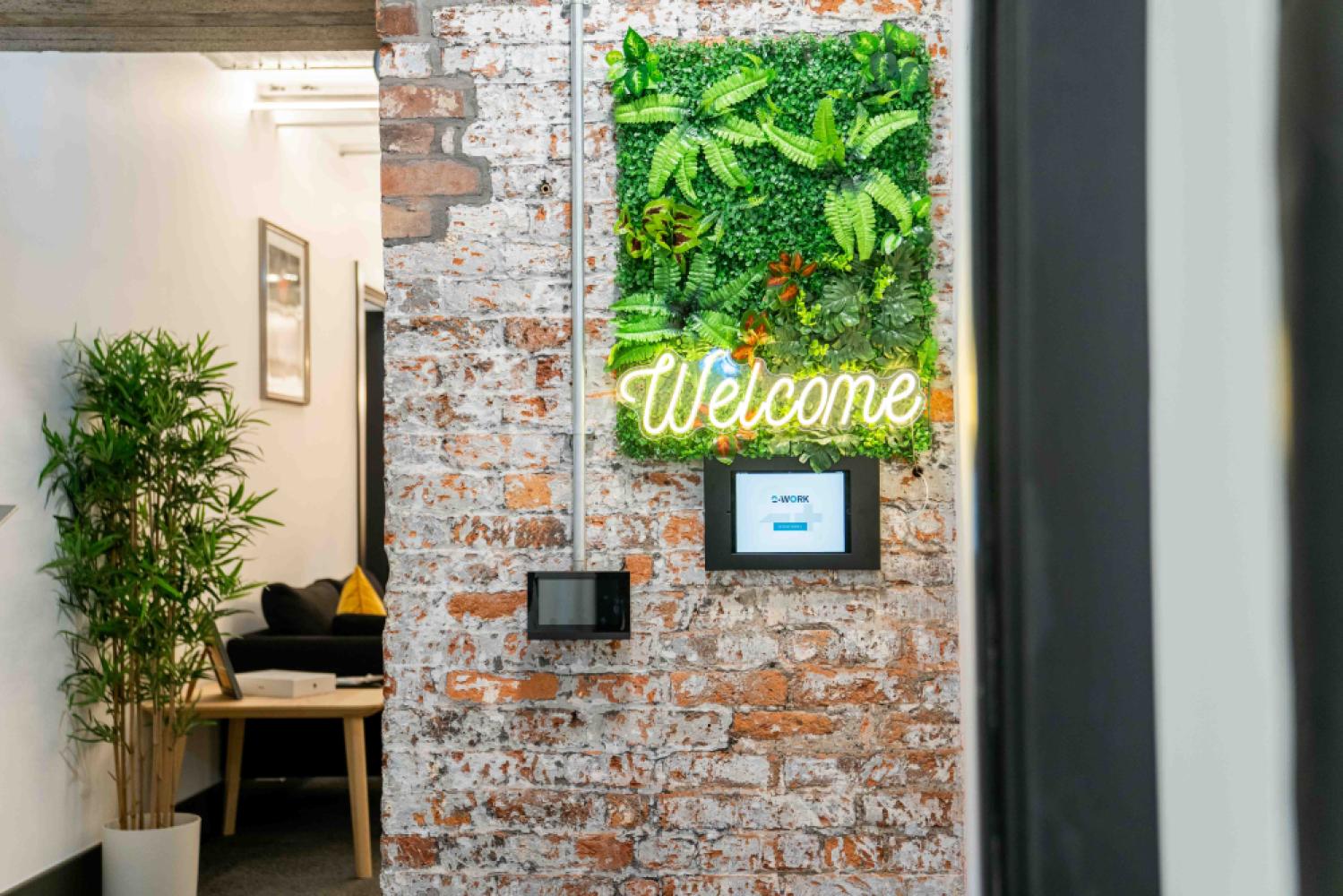 5c2508e4-d7f1-4fff-bc19-8e4913655f74_coworkingentry
