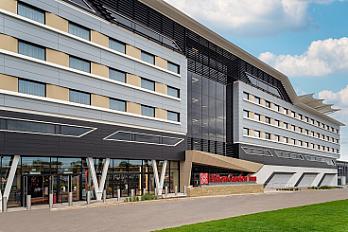 listing-hilton-garden-inn-silverstone-ma1dei-quote