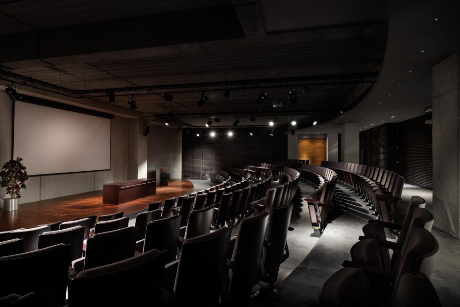 9284654c-fcf4-422a-a7e3-ac5120280096_auditorium2