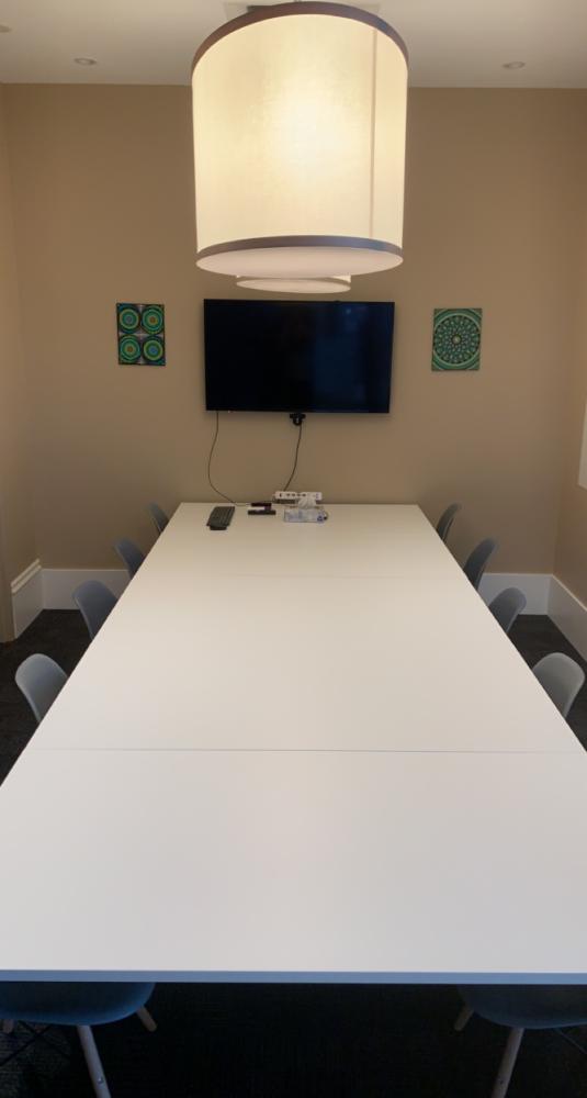 f7ddd706-3170-4918-bafb-4daaf5d5db0c_largemeetingroom
