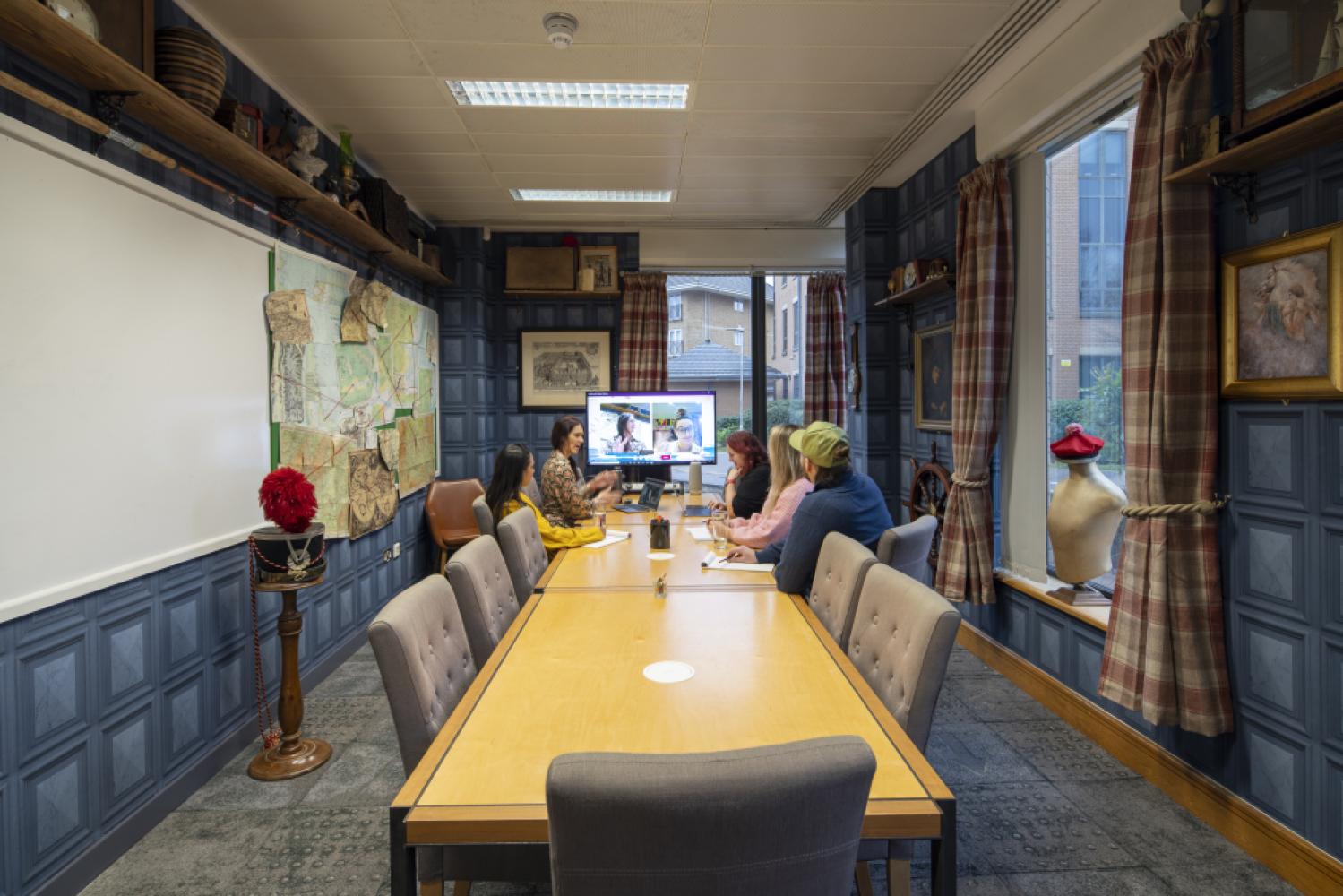 7117fdd0-28c6-47bc-ab2b-a62fd9469501_voyagersguildmeetingroom