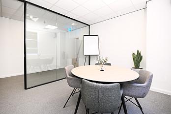 Meeting Room 4-2