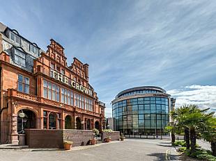listing-worldhotels-distinctive-the-crown-london-mcjn5o-quote